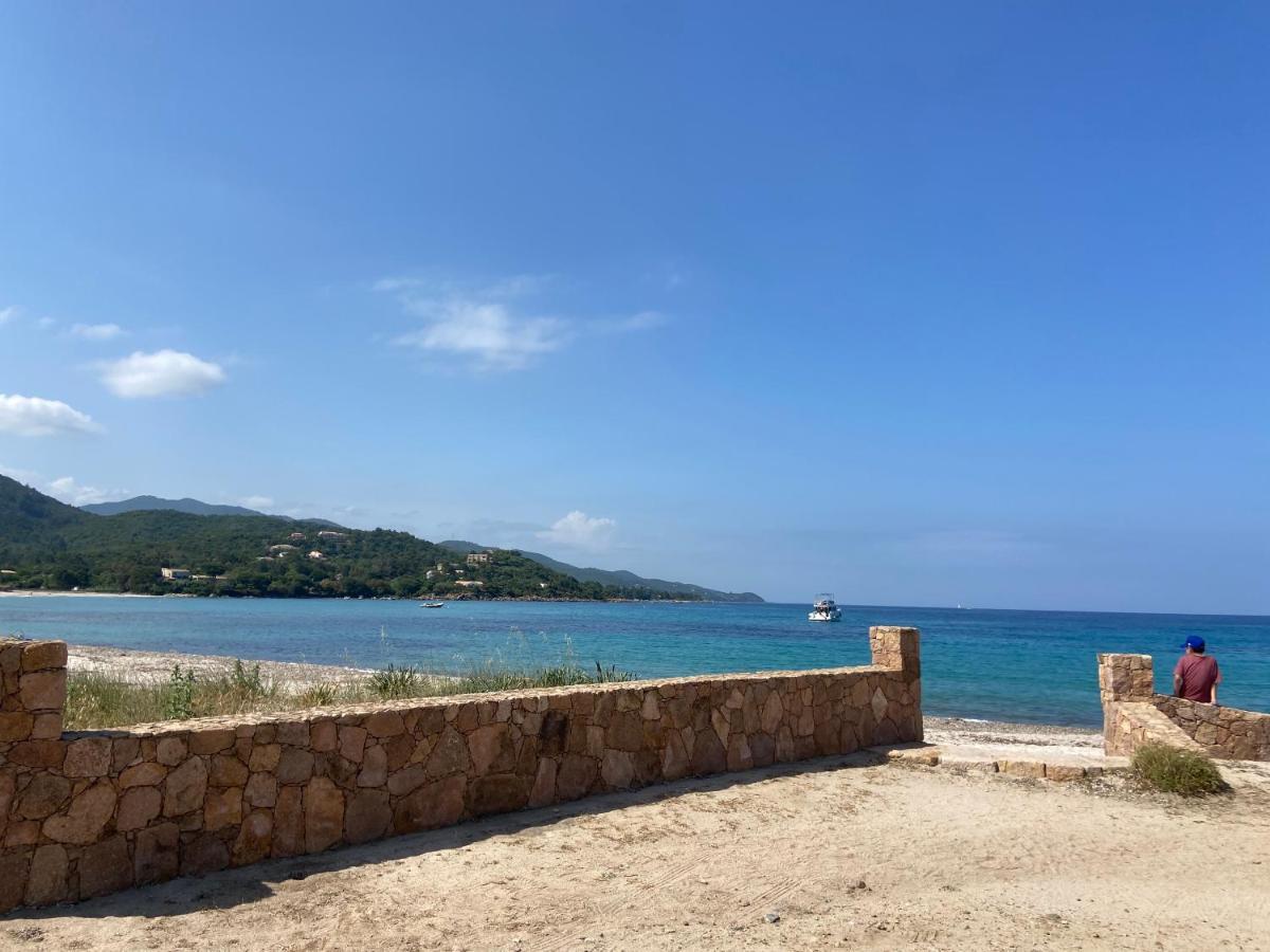 Les Lodges De La Plage U Dragulinu サリ・ソランザラ エクステリア 写真