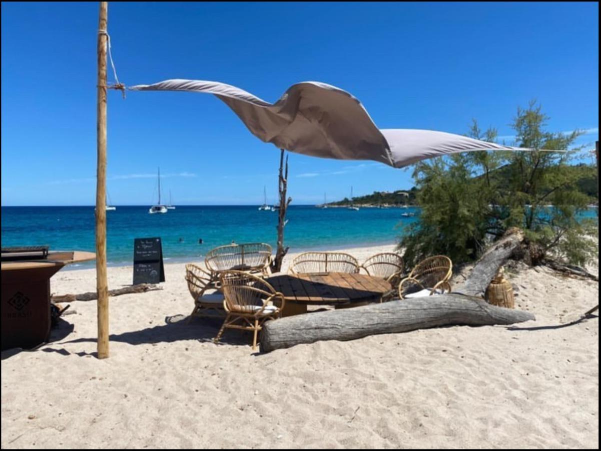 Les Lodges De La Plage U Dragulinu サリ・ソランザラ エクステリア 写真