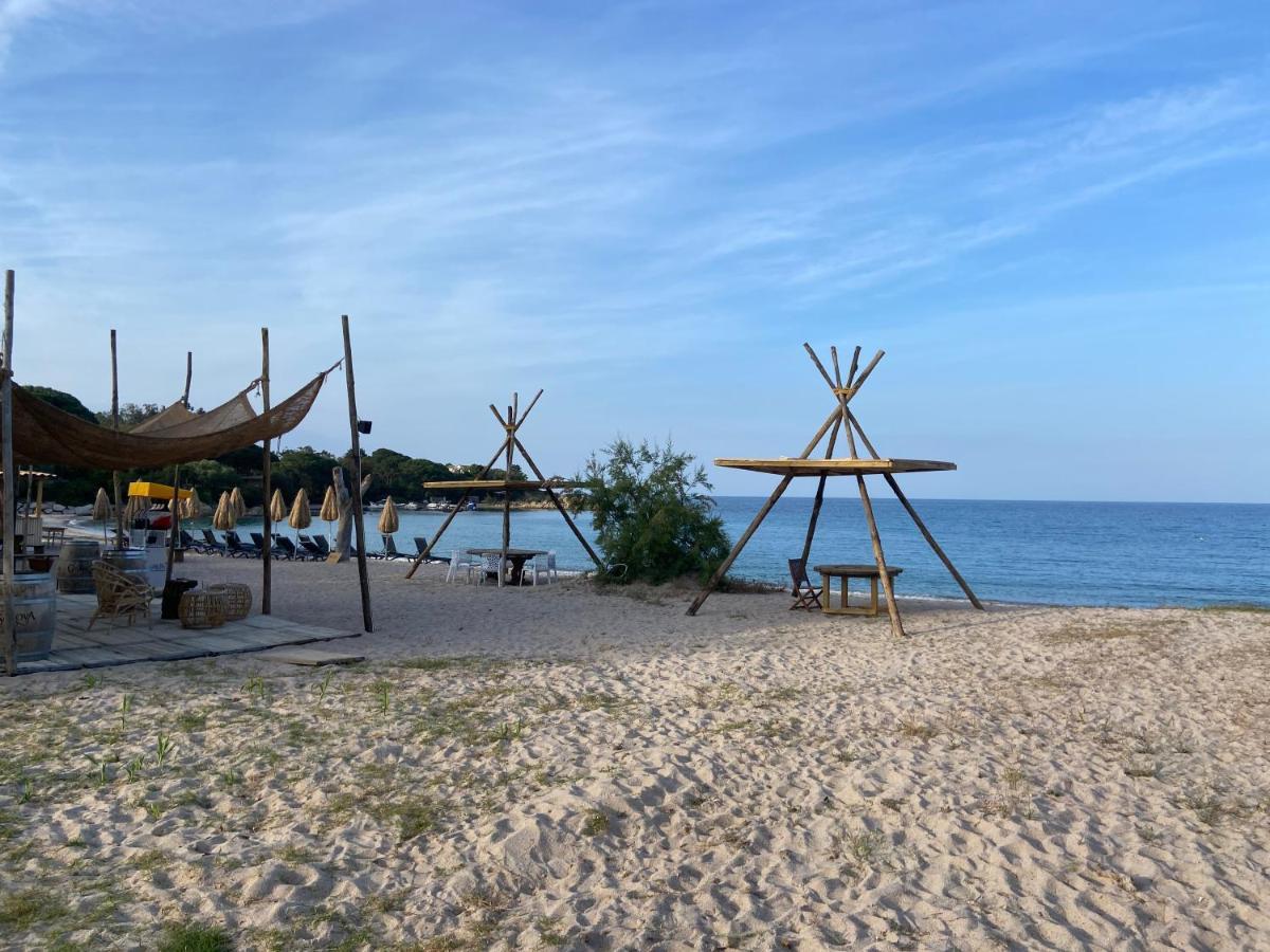 Les Lodges De La Plage U Dragulinu サリ・ソランザラ エクステリア 写真