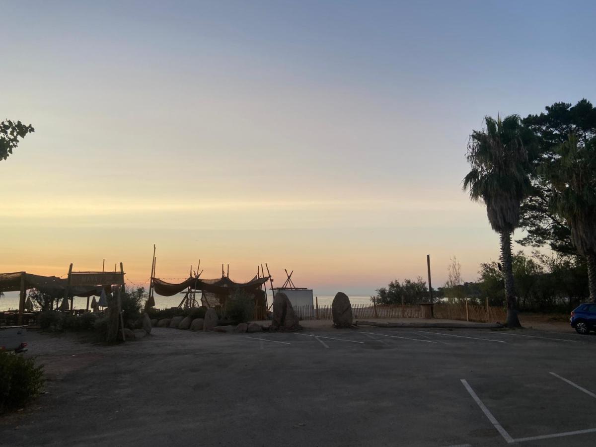 Les Lodges De La Plage U Dragulinu サリ・ソランザラ エクステリア 写真